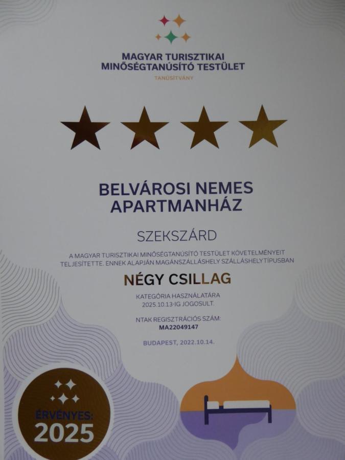 Belvarosi Nemes Apartmanhaz Szekszárd Exteriör bild