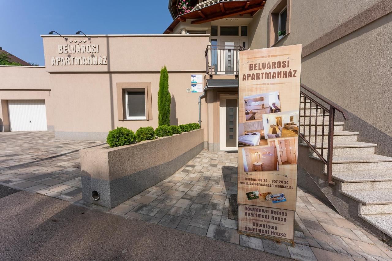 Belvarosi Nemes Apartmanhaz Szekszárd Exteriör bild